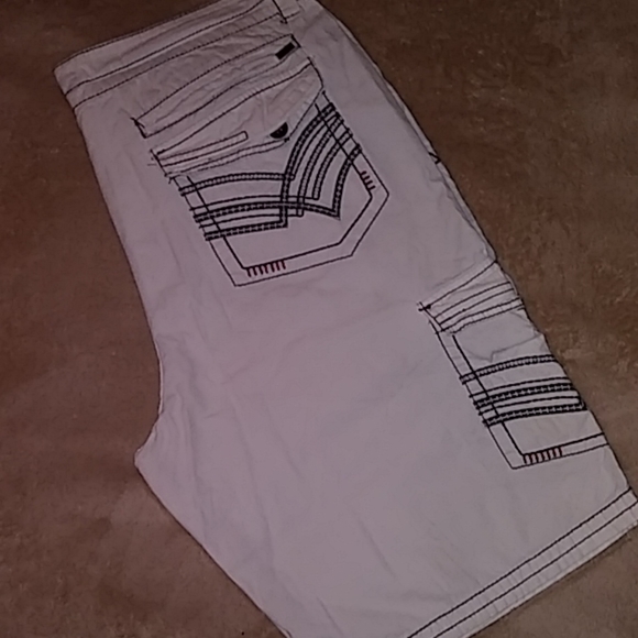 Buckle Black Exclusive Athletic Cargo Shorts - Picture 2 of 6